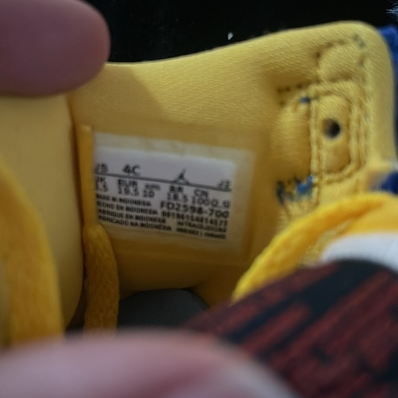 4c Nikes - Picture 5 of 6